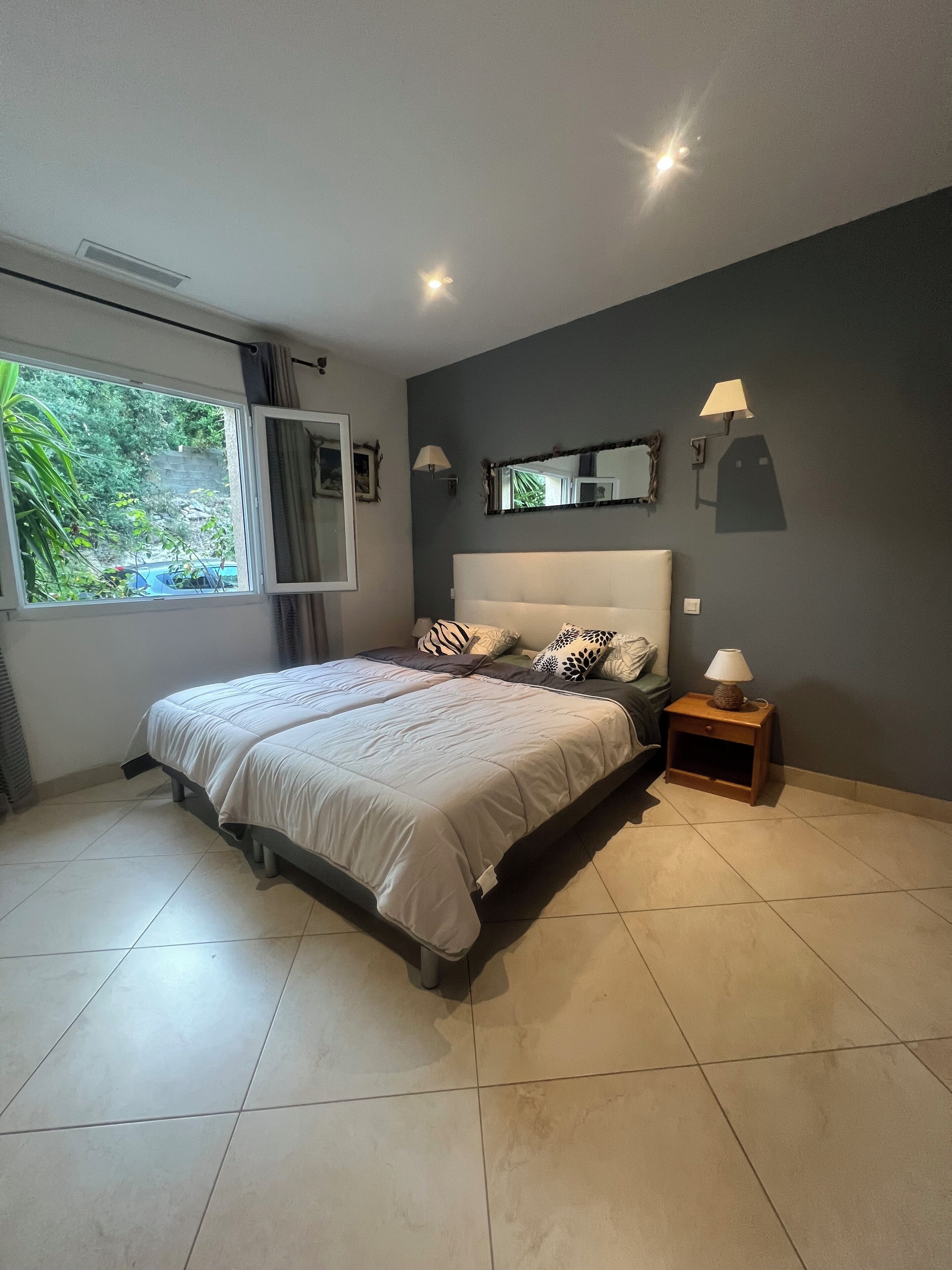 2 chambres, fer et planche à repasser, Wi-Fi gratuit, draps fournis