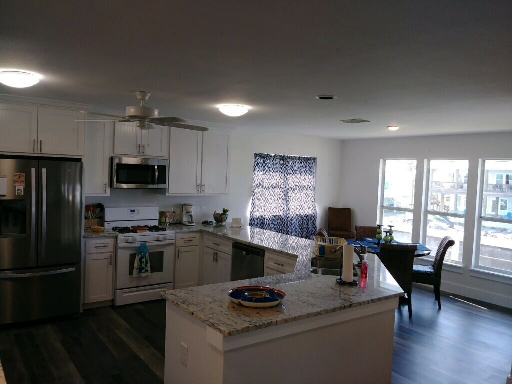 Come enjoy & relax! Winter Texans welcome and willing to negotiate monthly rate.