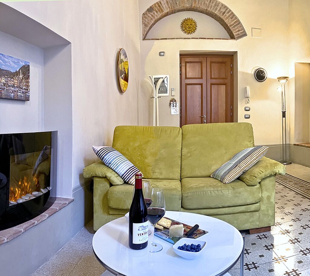 Lucca Paradiso - Charming and Roomy with Traditional Tuscan Details