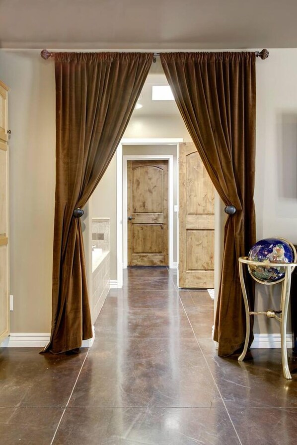 Interior - Unique & Luxurious Private Suite in Scottsdale- Sedona Suite (Scottsdale)