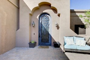 Exterior - Unique & Luxurious Private Suite in Scottsdale- Sedona Suite (Scottsdale)