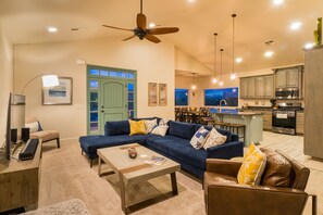 Smart TV, table tennis, books, stereo - Stylish Beauty in Prime Location (Moab)