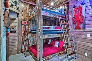 7 bedrooms, iron/ironing board, travel cot, WiFi