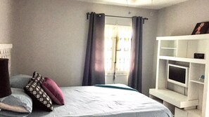 1 dormitorio, caja fuerte, tabla de planchar con plancha y wifi gratis