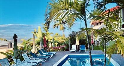 GD Rooftop Lounge ocean view, salt water pool with mountain view, 1bdrm