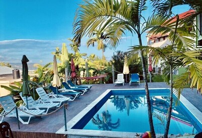GD Rooftop Lounge ocean view, salt water pool with mountain view, 1bdrm