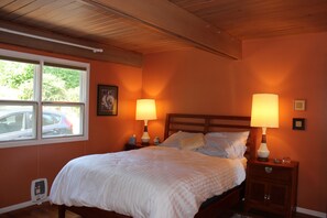 3 bedrooms, desk, free WiFi, bed sheets