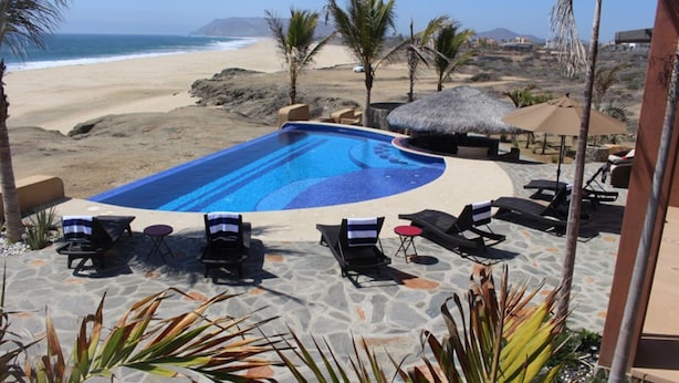 Outdoor pool, pool umbrellas, sun loungers - Villa Rocas (El Pescadero)