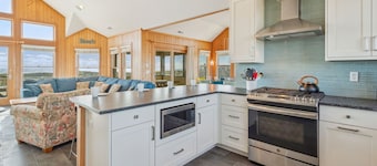 Spectaculaire Oceanfront Home Salvo met zwembad Kitchen & Grill, bubbelbad, Game Rm