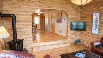 TV, fireplace, DVD player