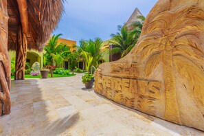 Property grounds - Clean, upscale, adult-only villas at Isla Retreats in a tropical oasis! (Isla Mujeres)