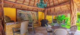 Luxury room in the Colonias - A tropical oasis!