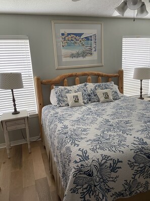 5 bedrooms, iron/ironing board, WiFi, bed sheets