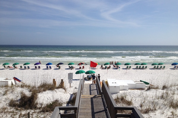 Beautiful Miramar Beach (from our subdivision's private beach.) Umbrella/2 chair