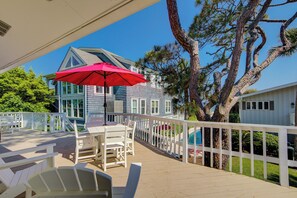 Outdoor dining - 47 Dune Lane - My Sunshine, Oceanfront 5 Bedroom, North Forest Beach (Hilton Head Island)