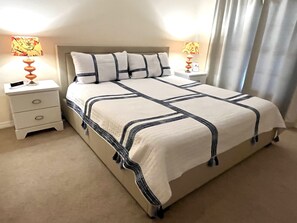 3 camere, una scrivania, ferro/asse da stiro, culla da viaggio