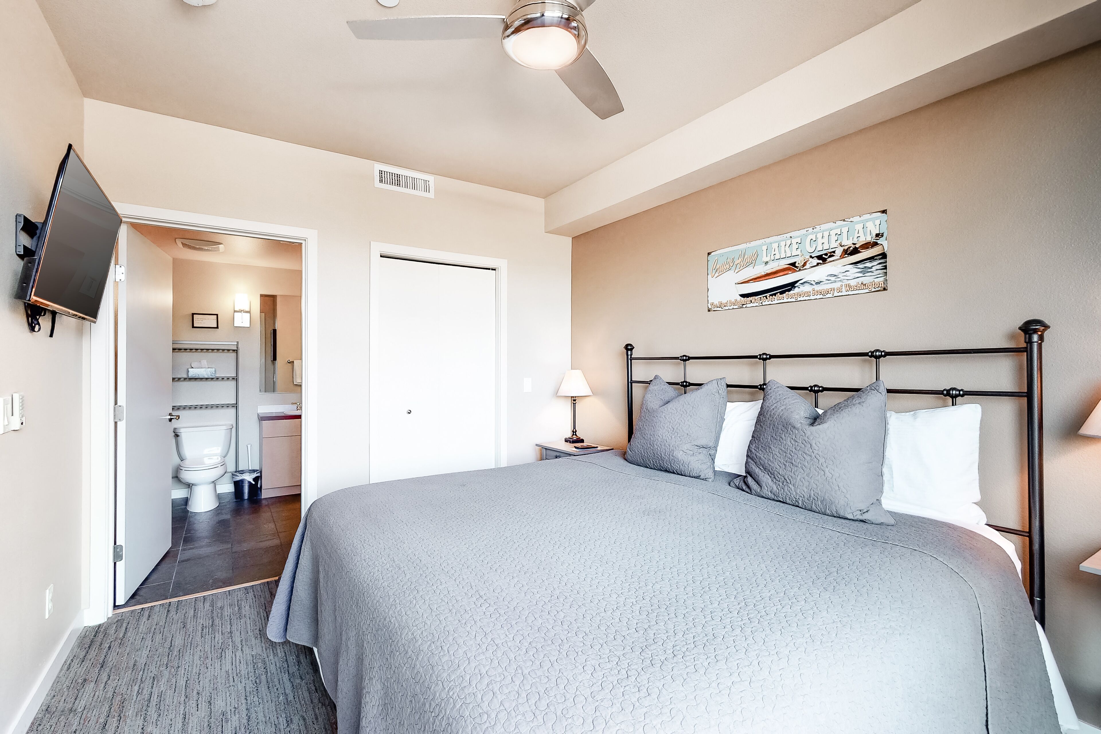 Luxury mountain-view condo with fireplace, balcony, indoor pool & hot tub