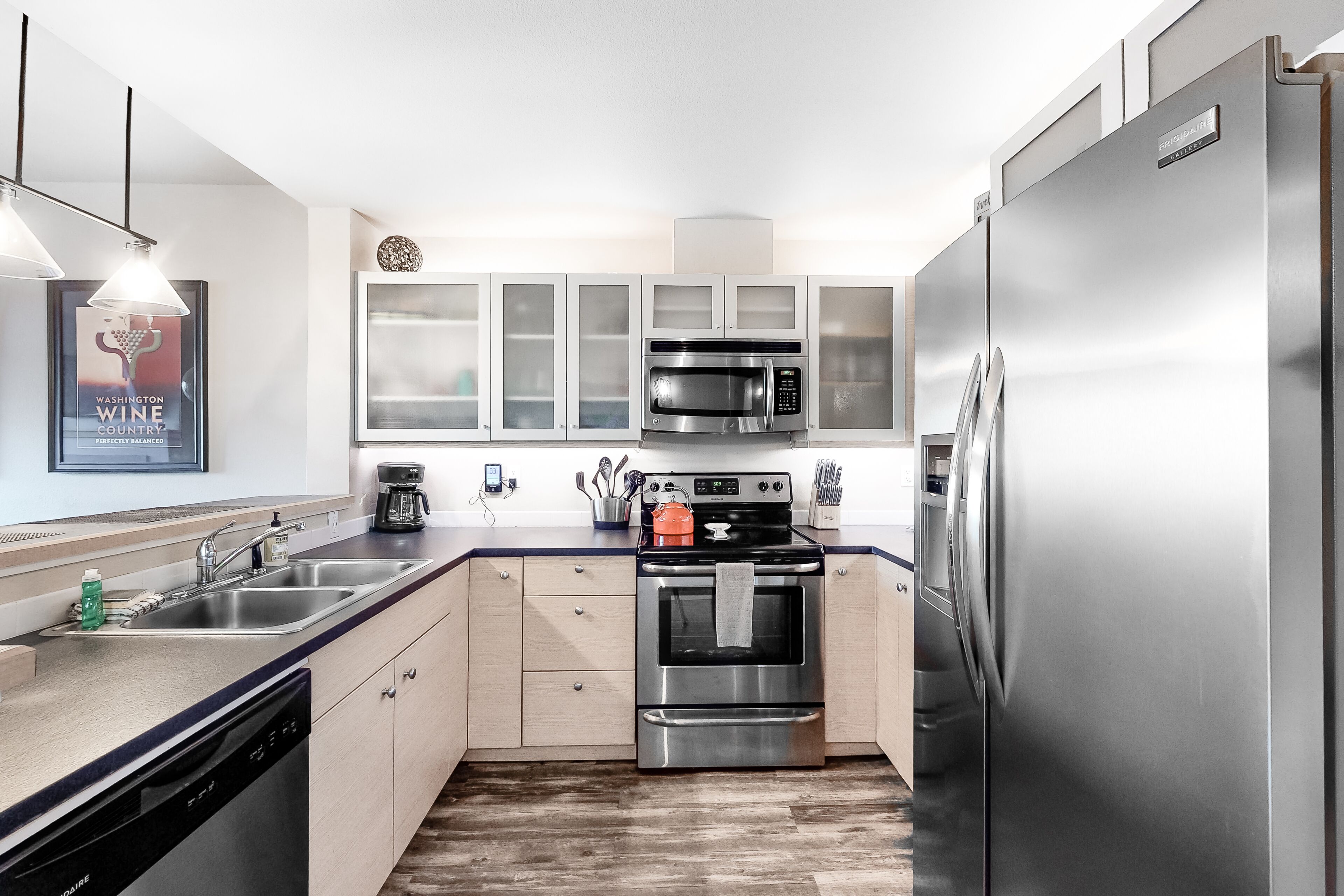 Luxury mountain-view condo with fireplace, balcony, indoor pool & hot tub