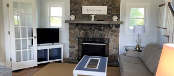Waterview! Charming Updated Pt. Judith Beach Home