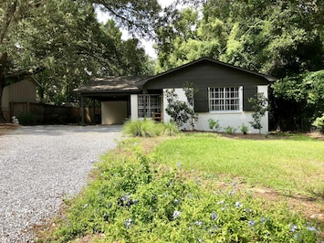 Image of 3 BR Charming Cottage in Fairhope, steps from downtown and the Mobile Bay