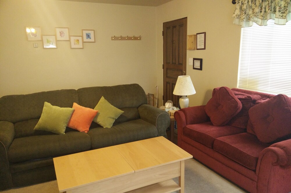 A Comfy Cabin For Weekend Getaway