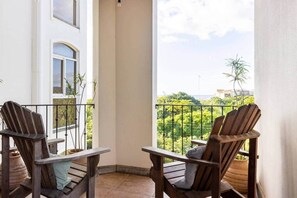 Property grounds - Ocean view w/ pool, rooftop & beach (Playa Langosta)