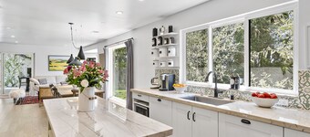 ツインオークス -  3BD- 2BAホーム+コテージ - 屋内と屋外のエリア、庭園+ホットタブ