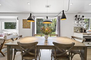 Dining - Twin Oaks • Pool, Garden, Terrace, Bocce & Hot tub (Sonoma)