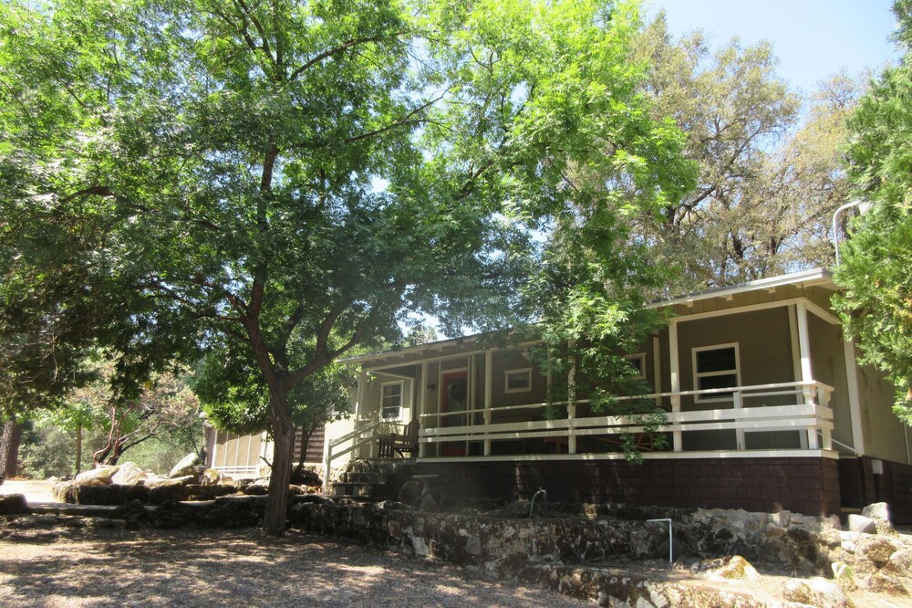 Best location in Oakhurst to Bass Lake and Yosemite & Fresno