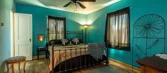 Connie's House - Route 66 Nob Hill