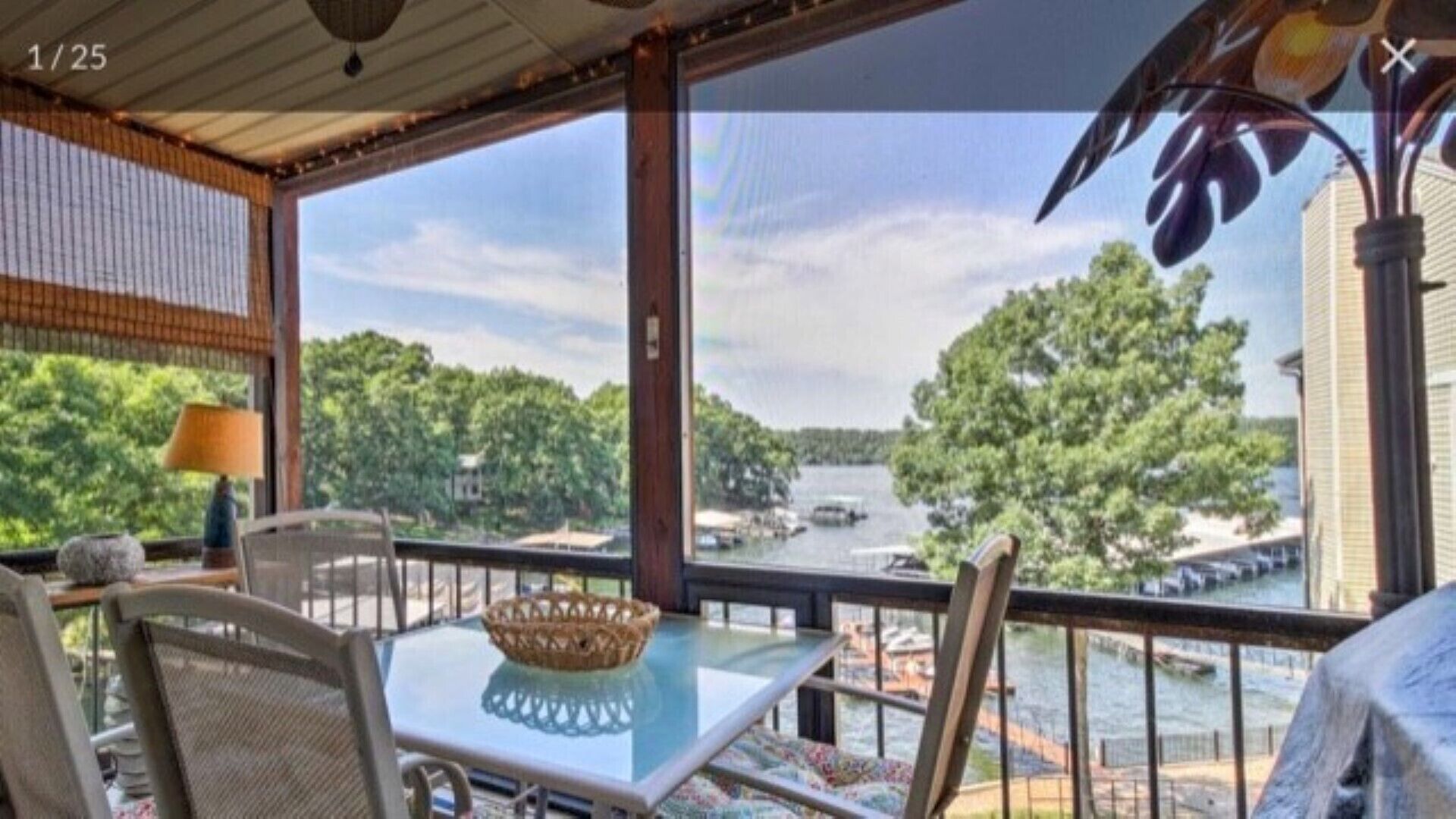 Cozy retreat with a great view, of the lake 1 mile from Margaretville