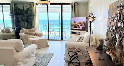Fully Renovated Gulf-Front Condo 2 King Beds Indoor/Outdoor Pools Walk to Dining