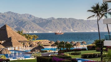 Outdoor pool, an infinity pool