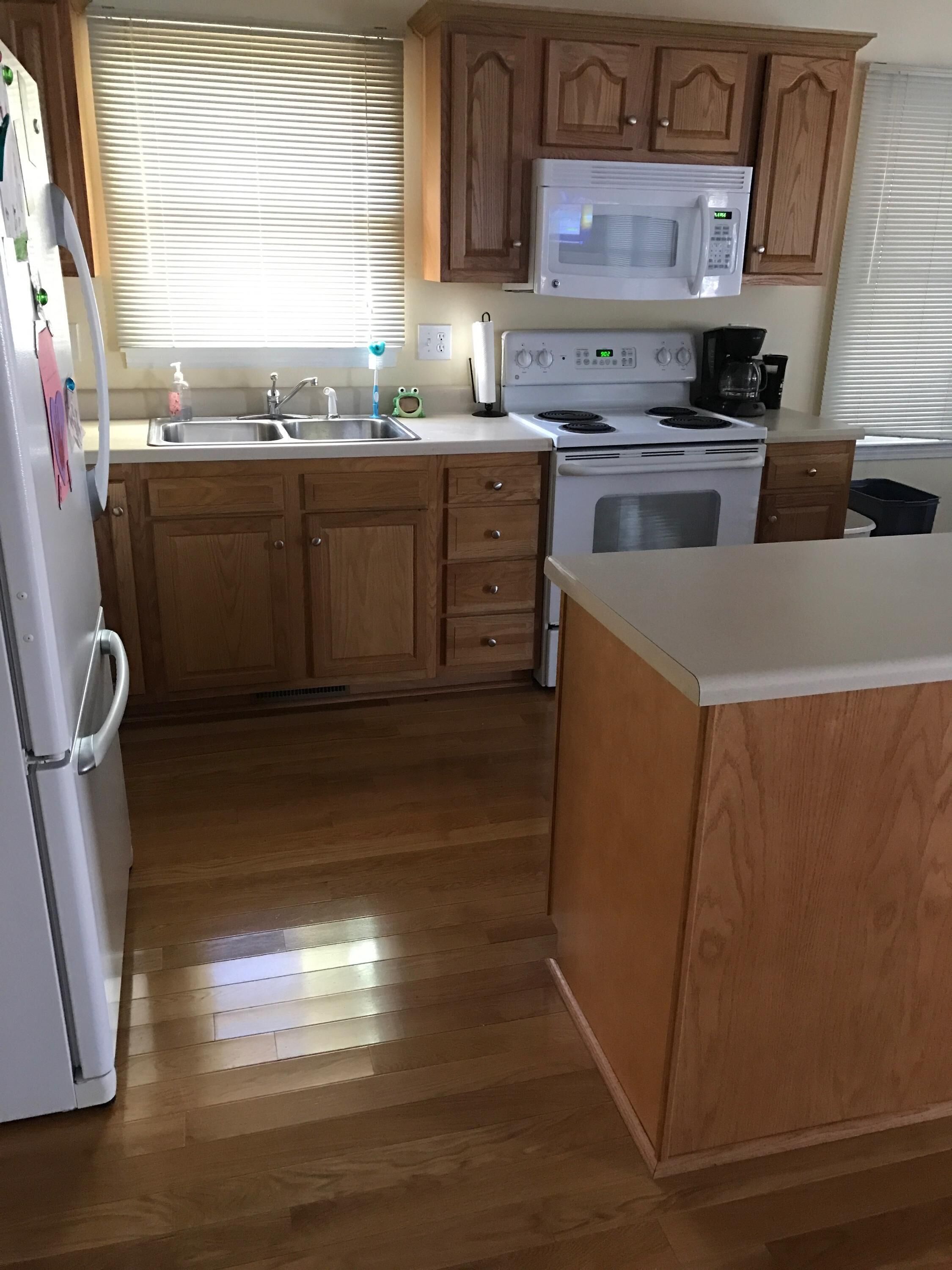 Cute family lakehouse on High Rock lake with beach and beautiful view!