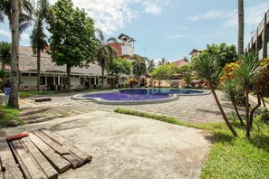 Kolam renang outdoor
