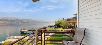 Gorgeous home with 92 feet of private waterfront, swim deck & private hot tub