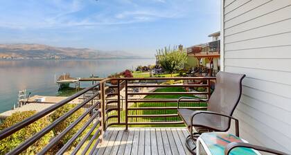 Upea koti w / 92ft yksityistä rantapaikkaa, uima-kansi, arvokkaat katot ja paljon muuta!