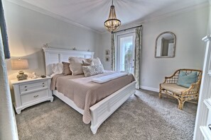 4 habitaciones, tabla de planchar con plancha, wifi y ropa de cama 