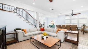 Televisión y oficina 