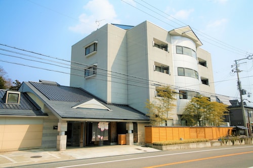 Sadasuke