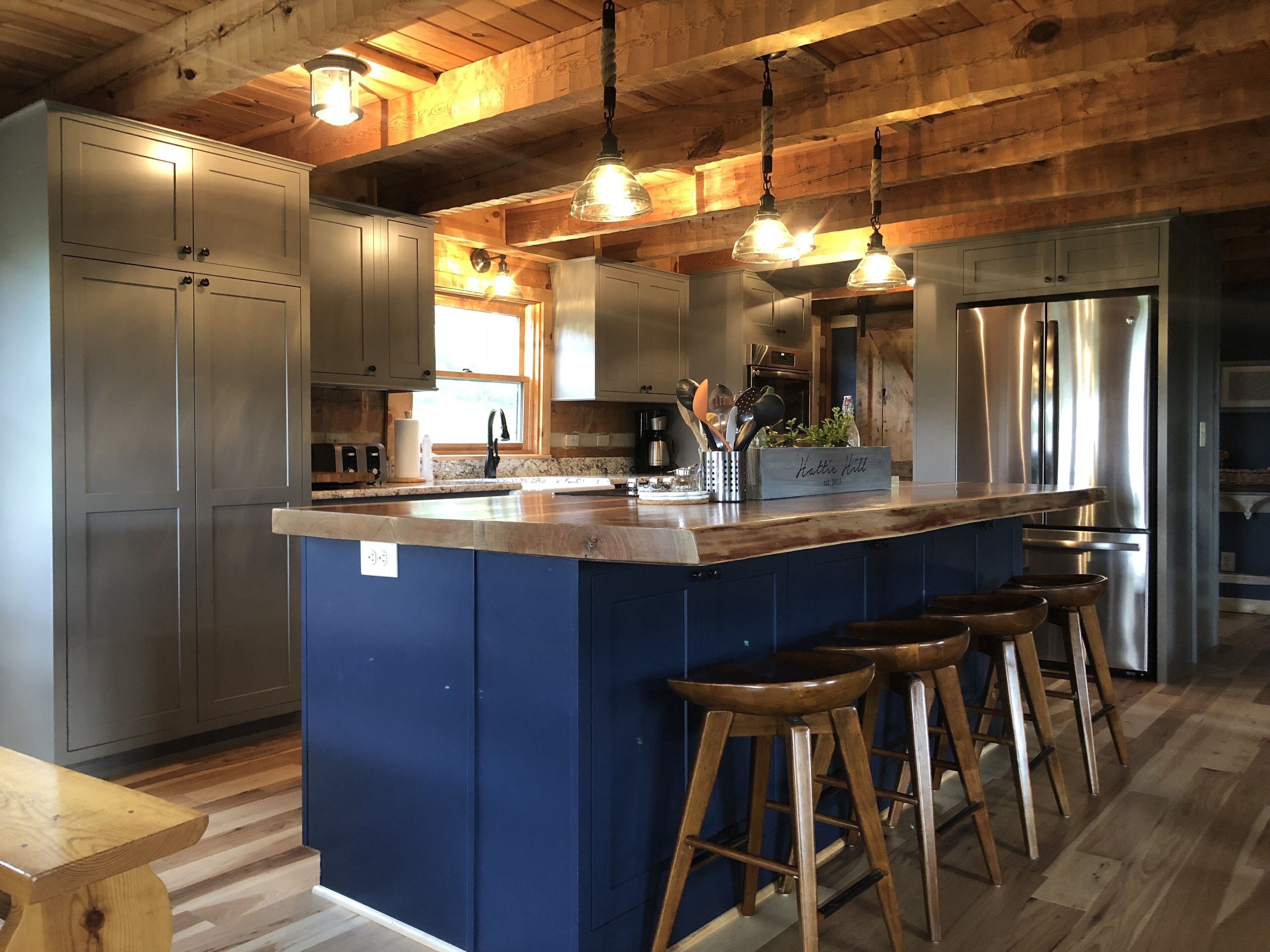 Beautiful Blue Ridge Views, Beautiful Pastoral Setting - HH Mtn Happy