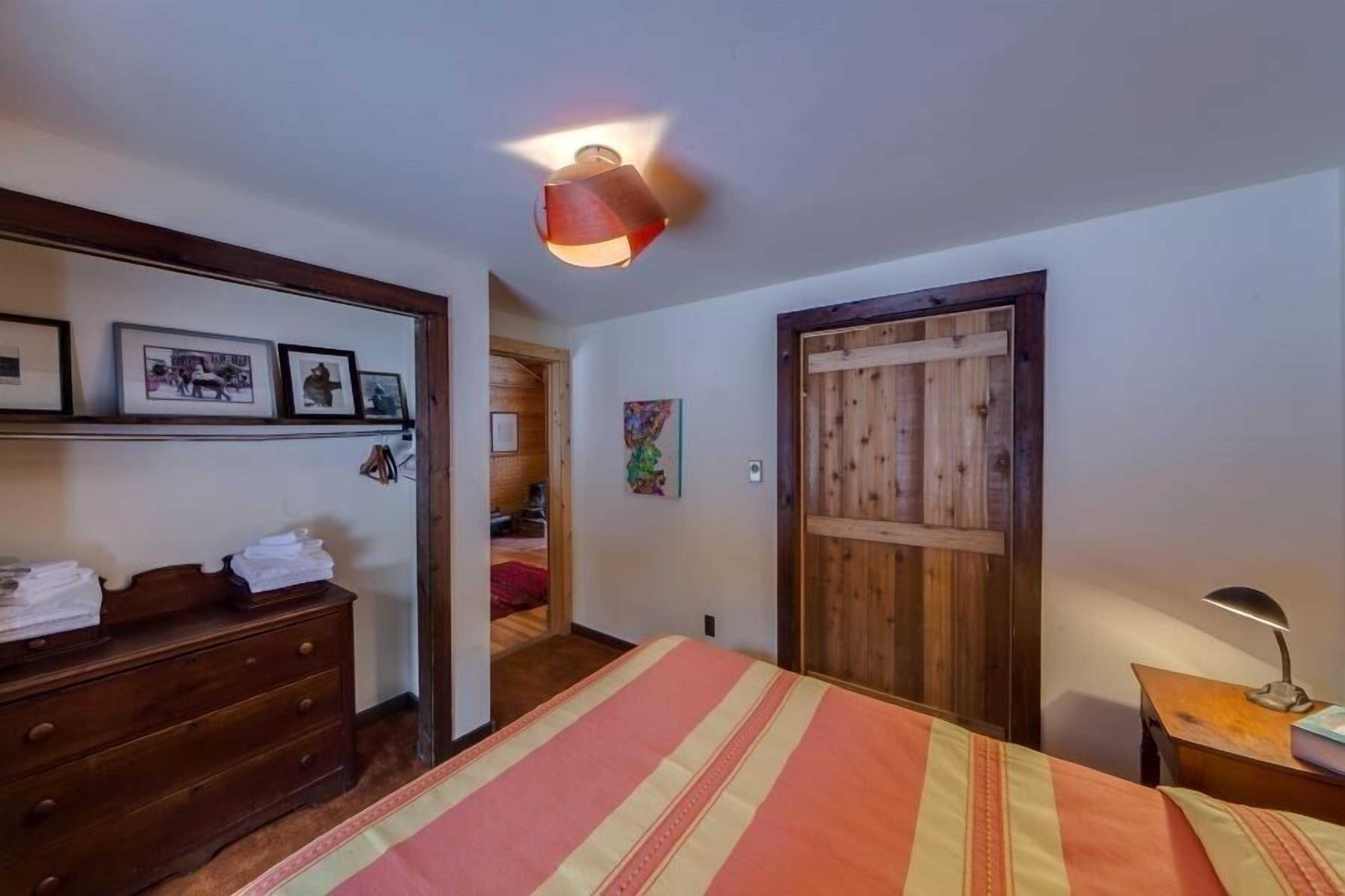 Isolated Charming Knotty Pine Cottage on 575 Acre Forest Preserve