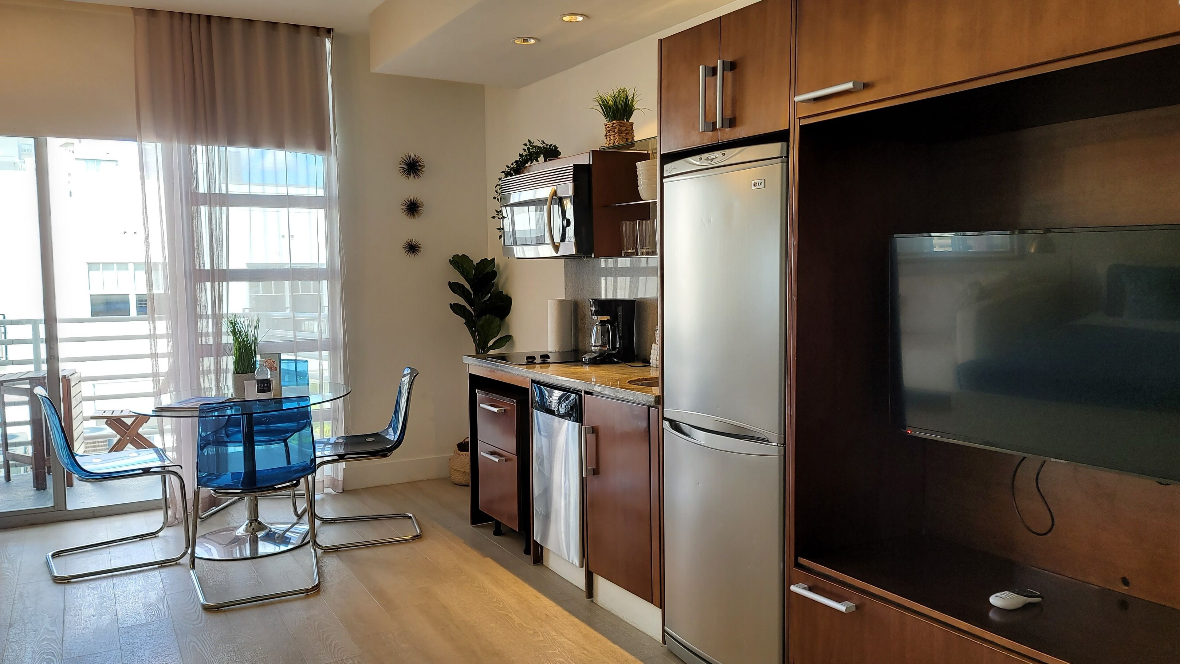 Oceanfront Condo Suite w/Ocean Views & Roof-top Pool - Ocean Drive - South Beach