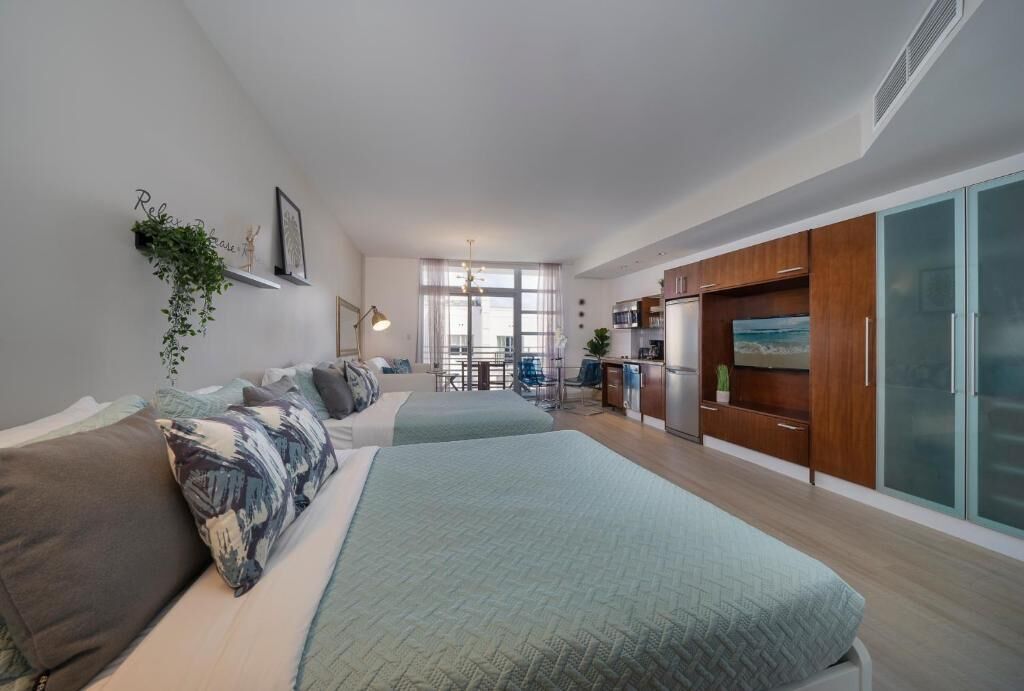 Oceanfront Condo Suite w/Ocean Views & Roof-top Pool - Ocean Drive - South Beach