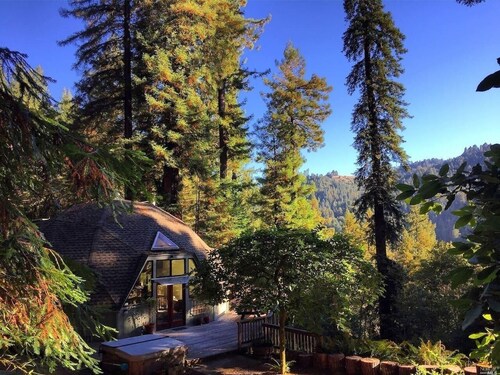 * UUSI LISTA * Redwood Dome Retreat | Näkymät, yksityisyys, poreallas