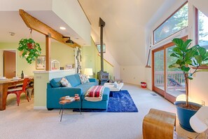 TV - Redwood Dome along the Sonoma Coast | Views, Privacy, Hot Tub (Cazadero)