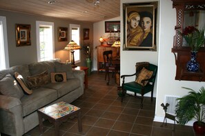 Smart TV, chimenea, Netflix y reproductor de DVD 