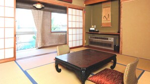 ห้องทราดิชันนัลทริปเปิล (Japanese Style) | Wi-Fi ฟรี, ผ้าปูที่นอน