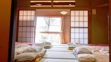 Japanese Style Quadruple Room | Free WiFi, bed sheets