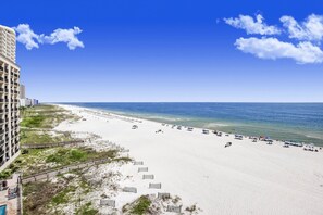On the beach, sun loungers - Admirals Quarters 4BR..4BA, 2120sf, STUNNING VIEWS OWNER MAMAGED (Orange Beach)